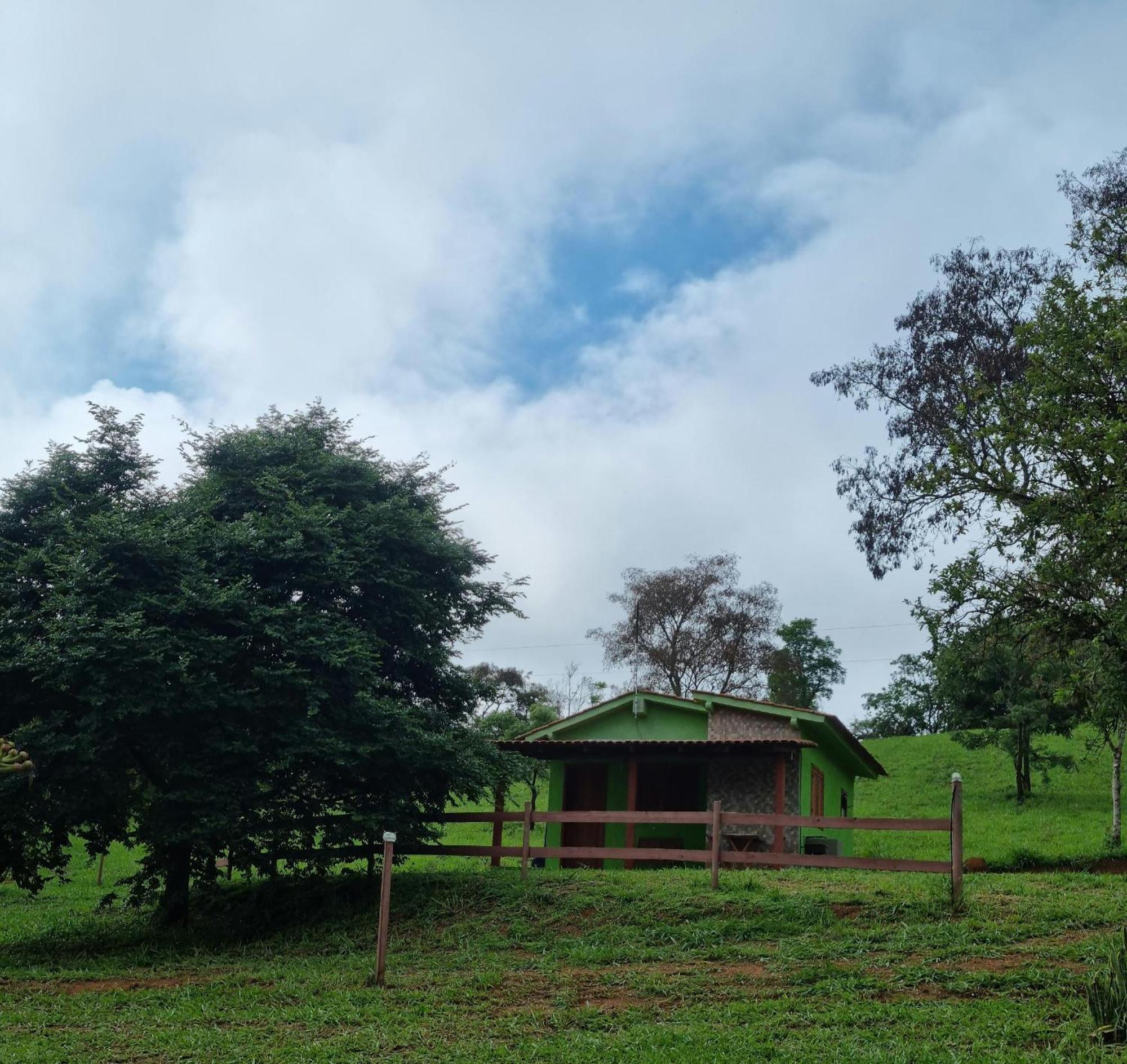 Pousada Aguas Da Canastra วาร์เจมบูนิตา ภายนอก รูปภาพ